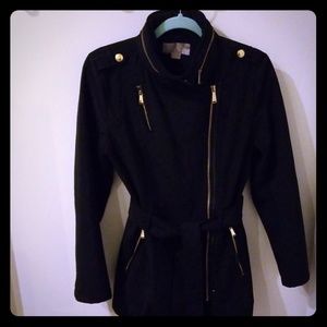 Zip pocket, hidden hood, black trench coat